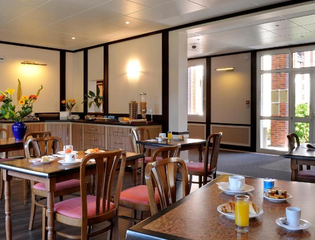 Logis Hotel Restaurant Du Labrador Saint-Benoit-sur-Loire Luaran gambar